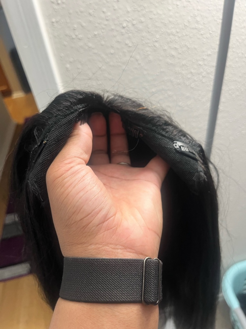 UNICE Black Long Yaki Straight V-Part Wig — 20 Inch - Picture 5 of 7
